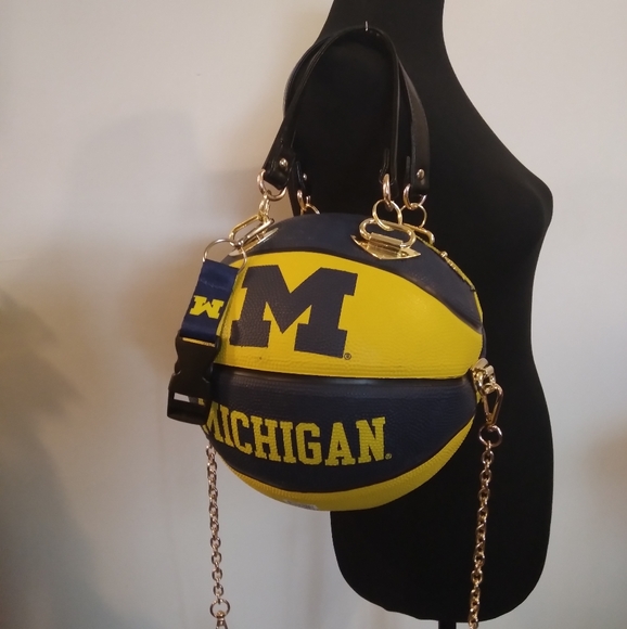 LIMITED EDITION HANDMADE "MICHIGAN" Basketball Purse - Picture 11 of 16